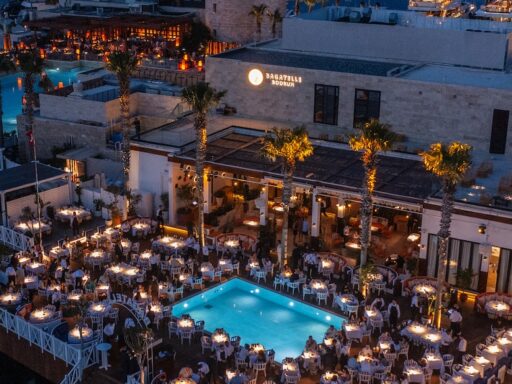 Bagatelle, Fransız Riviera’sının sofistike sofra kültürünü Bodrum'a taşıyor.